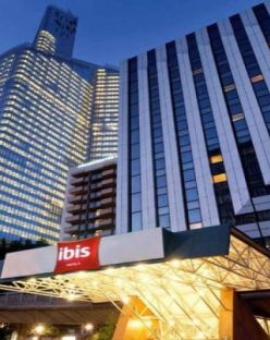 Ibis Paris La Defense Centre